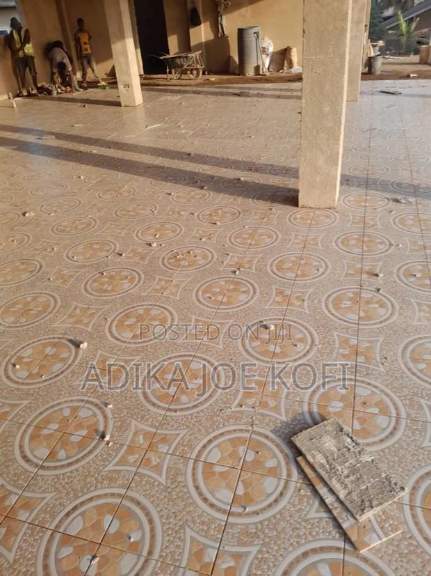 Tiles Workers Interior · Photo 1