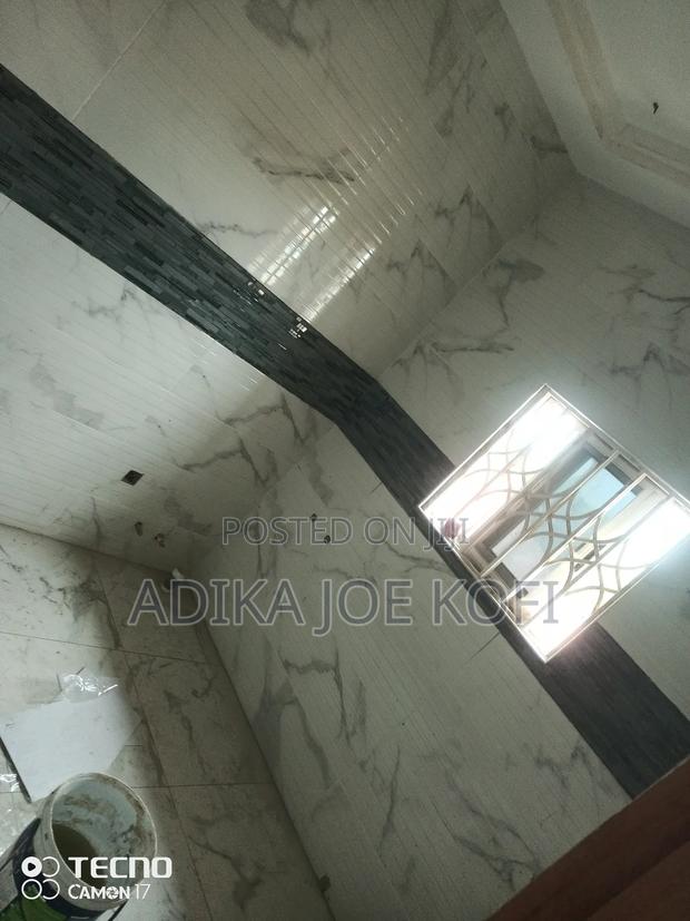 Tiles Workers Interior · Photo 5