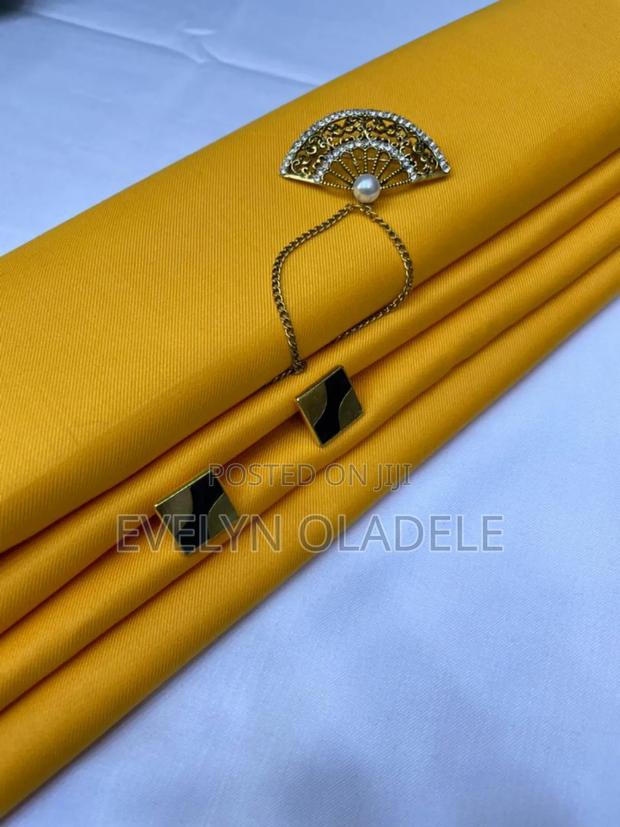Cashmere Senator Men's Fabrics · Photo 2