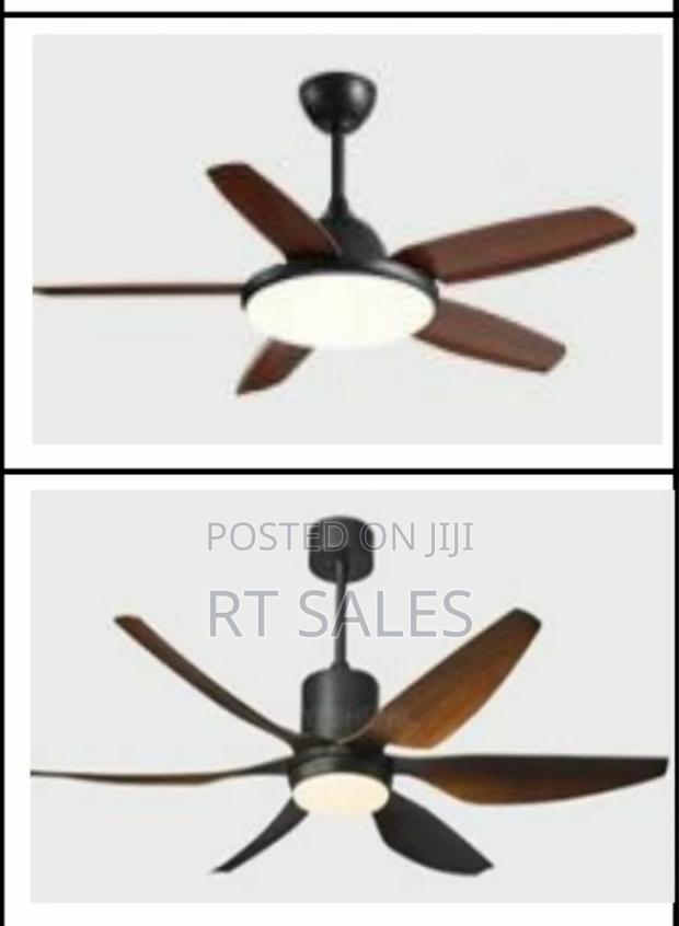 Wooden Blade Ceiling Fan With Light · Photo 1