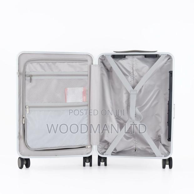 Luxurious Travel Bag With Usb Port · Photo 3