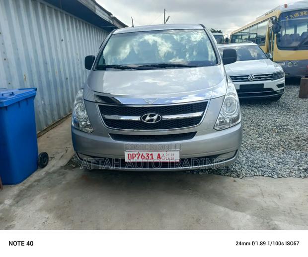 Hyundai FB 2015 Silver · Photo 2