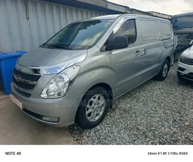Hyundai FB 2015 Silver · Photo 1