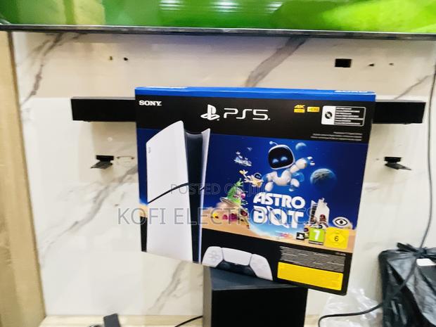Playstation5 Digital Edition Console - Astro Bot Bundle · Photo 1