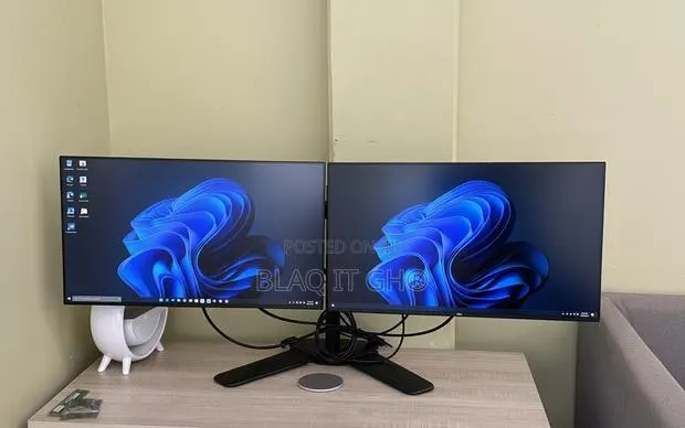 Dual 24 Inches FHD Dell Monitors With Stand · Photo 1