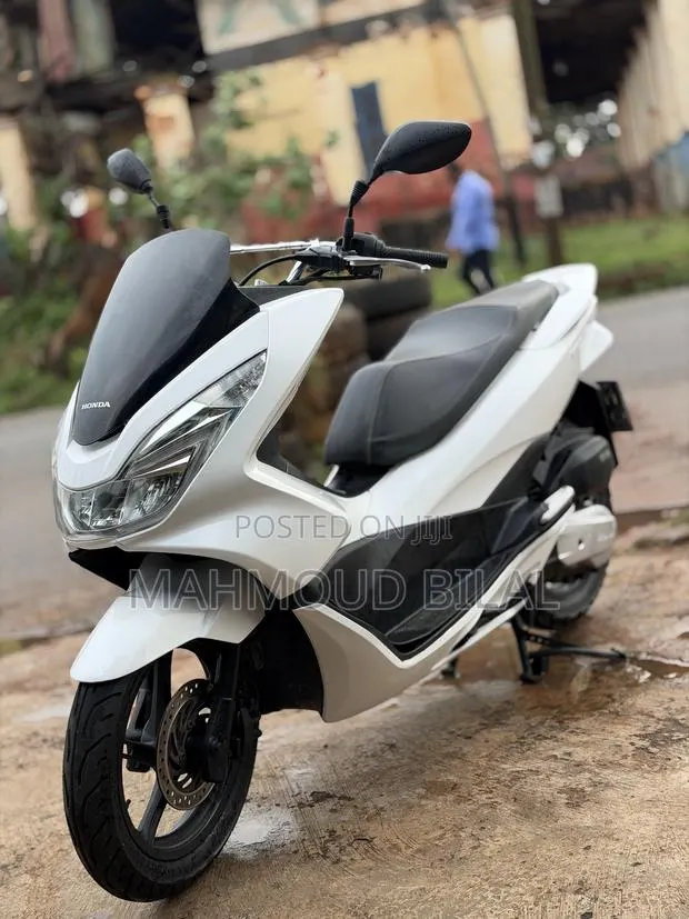 Honda 2022 White · Photo 1