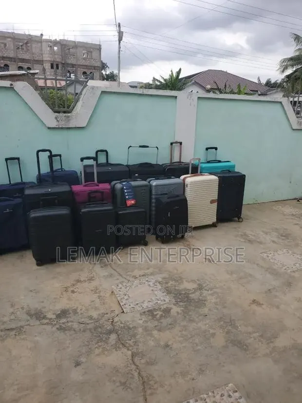 Quality Traveling Suitcase From Uk · Photo 1