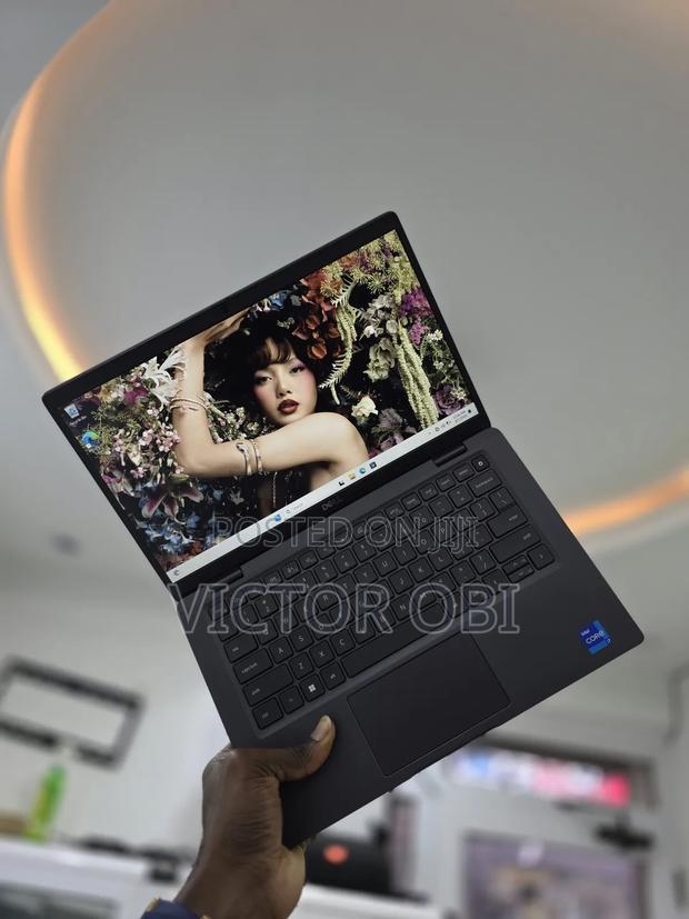 Laptop Dell Latitude 7320 32GB Intel Core I7 SSD 256GB · Photo 1