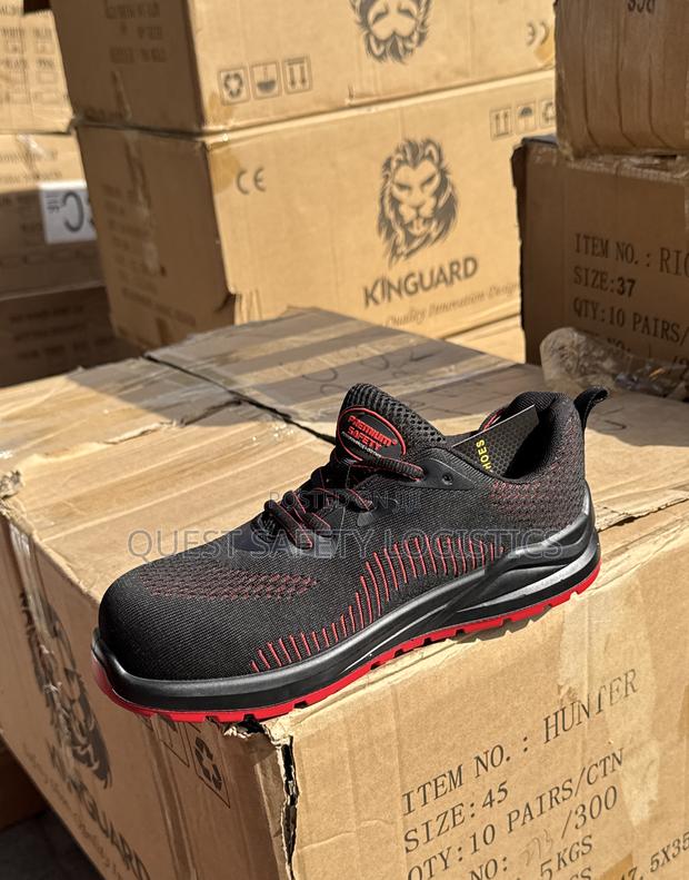 Sneaker Safety Boot · Photo 2