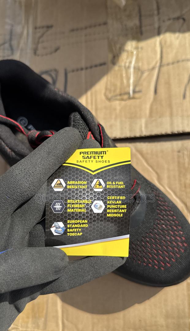Sneaker Safety Boot · Photo 4