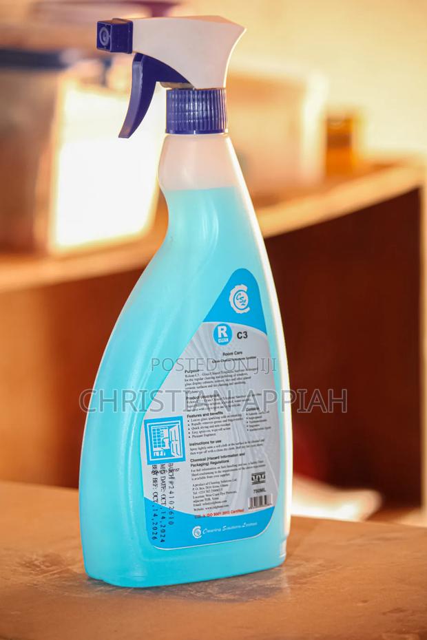 R Clean C3 Glass Cleaner And Sanitizer · Photo 1