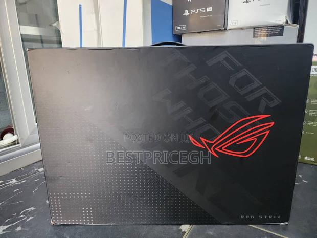 New Laptop Asus ROG Strix G17 8GB AMD Ryzen 9 SSD 1T · Photo 1