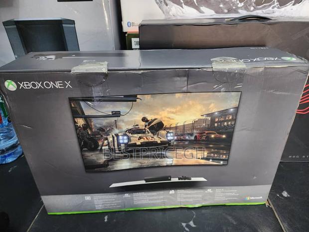 Microsoft Xbox One X 1tb/ 1to · Photo 2