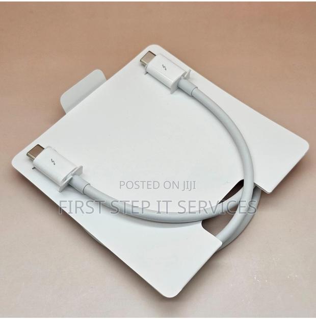 Oem Thunderbolt 3 (Usb-C) Cable · Photo 3