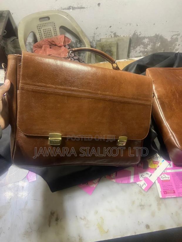 Geniune Cowhide Leather Bag For Office And Laptop · Photo 7