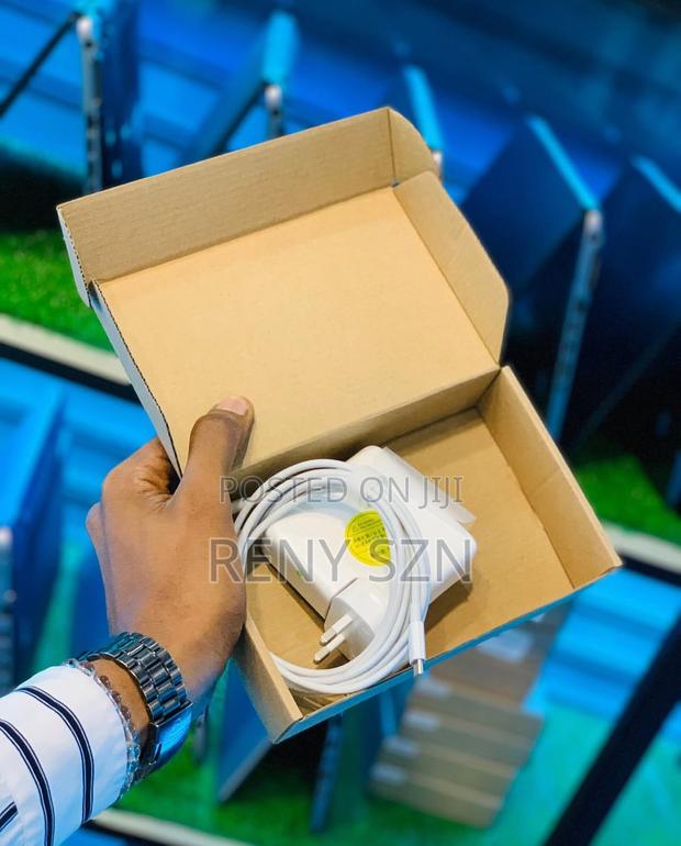 Macbook Power Adapter Charger Usb C · Photo 1