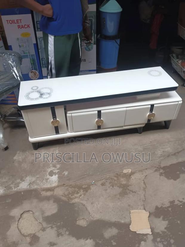 Quality Tv Stand Available · Photo 1