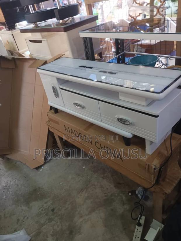 Quality Tv Stand Available · Photo 2