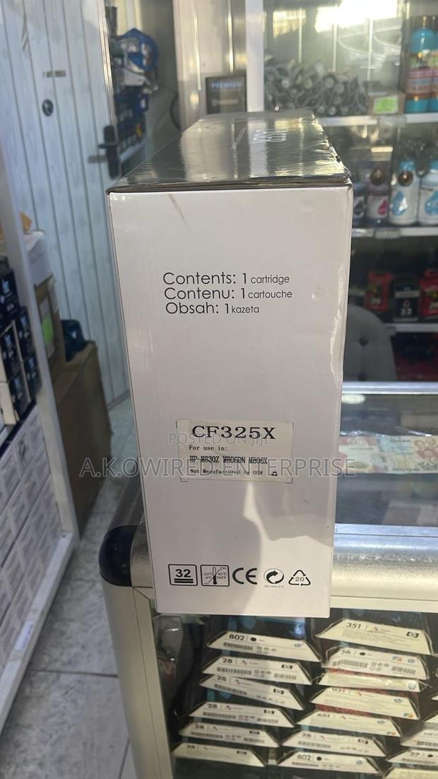 Cf325x 25x Hp Laserjet M806dn M806x MFP M830z Toner Cartridge Hp 25x · Photo 1