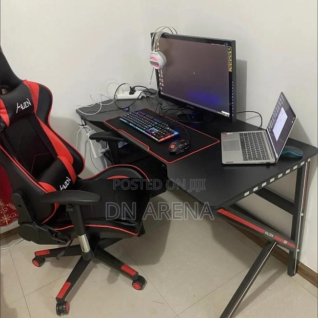Dash Checker Gaming Table/Desks · Photo 3