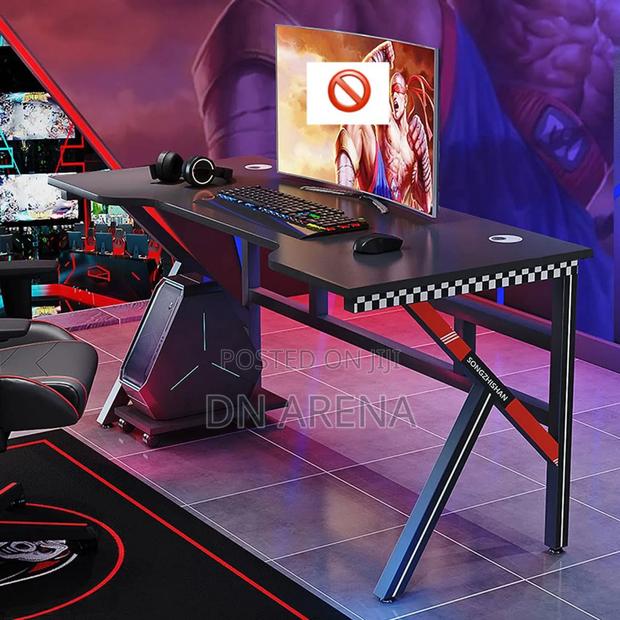 Dash Checker Gaming Table/Desks · Photo 5
