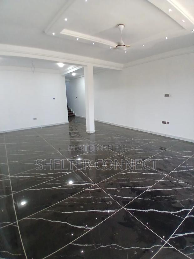 3bdrm Duplex in Oyarifa for rent · Photo 2