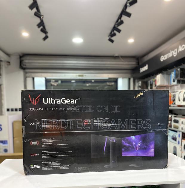 Lg Ultragear Oled 31.5" HDR 240 Hz Gaming Monitor · Photo 1