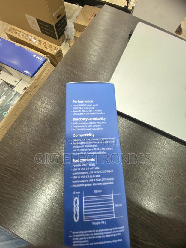 Samsung T7 Shield Portable External SSD 2tb - Blue · Photo 2