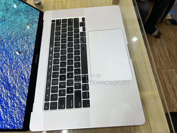 New Laptop Apple MacBook Pro 2019 16GB Intel Core i9 SSD 512GB · Photo 6