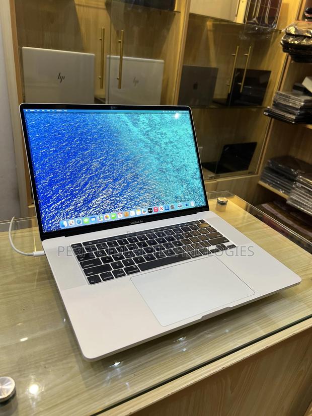 New Laptop Apple MacBook Pro 2019 16GB Intel Core i9 SSD 512GB · Photo 3