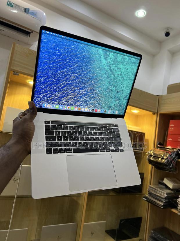 New Laptop Apple MacBook Pro 2019 16GB Intel Core i9 SSD 512GB · Photo 1
