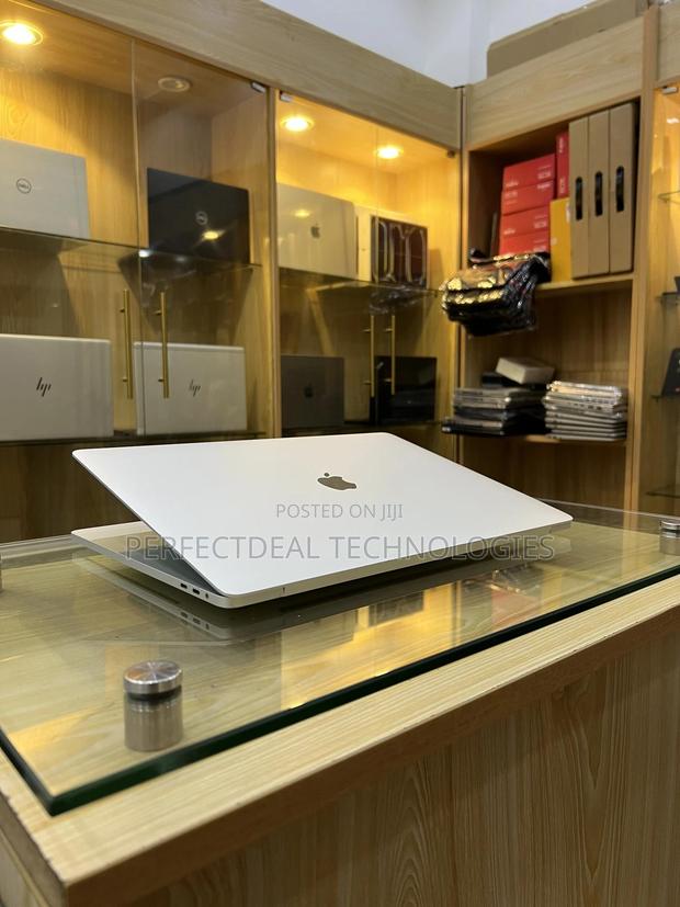 New Laptop Apple MacBook Pro 2019 16GB Intel Core i9 SSD 512GB · Photo 8