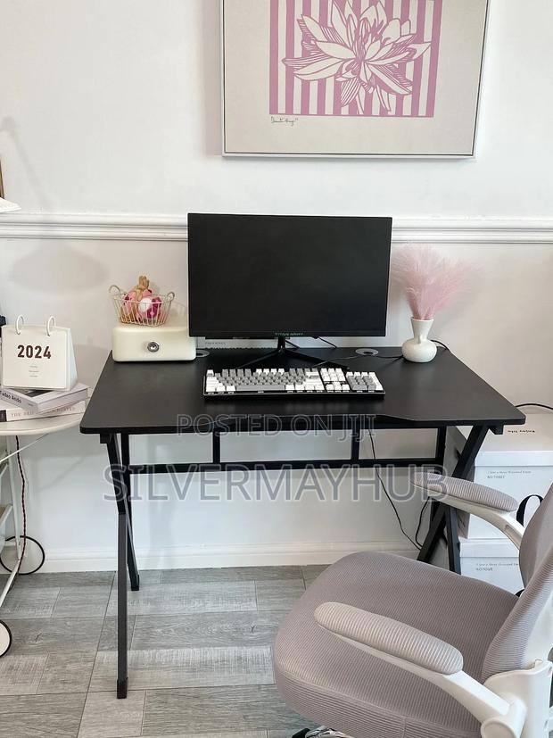 Computer Desk · Photo 3