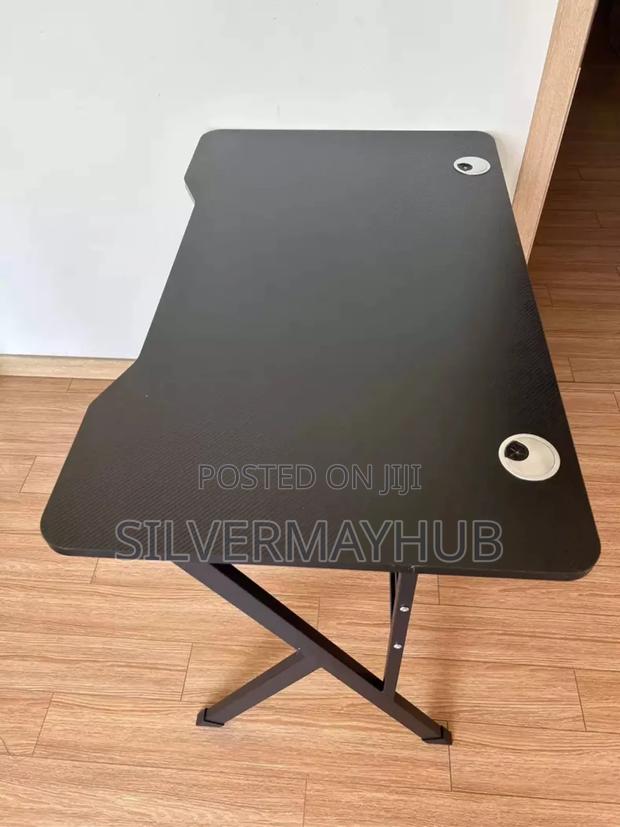 Computer Desk · Photo 5