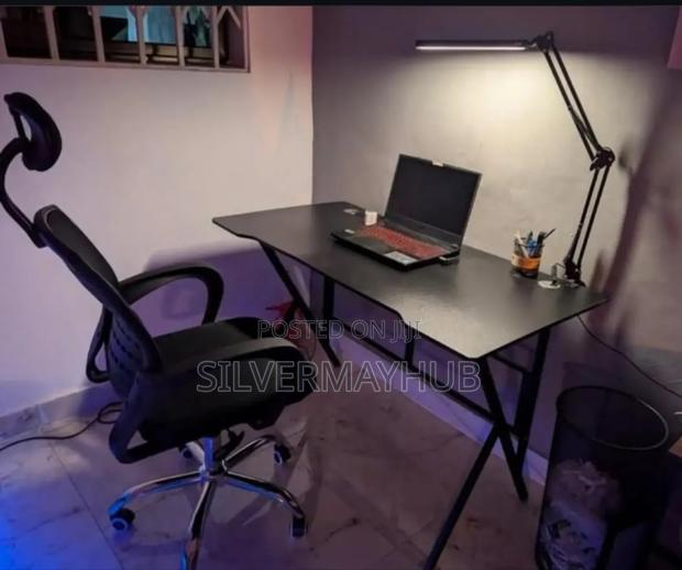 Computer Desk · Photo 2