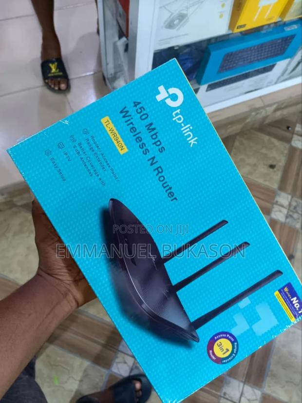 4 Port Tp Link Access Point · Photo 1