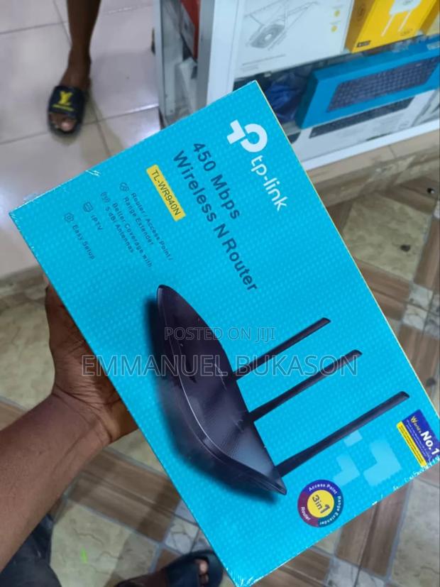4 Port Tp Link Access Point · Photo 2