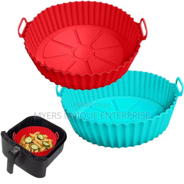 Reusable Silicon Airfryer Liner · Photo 1