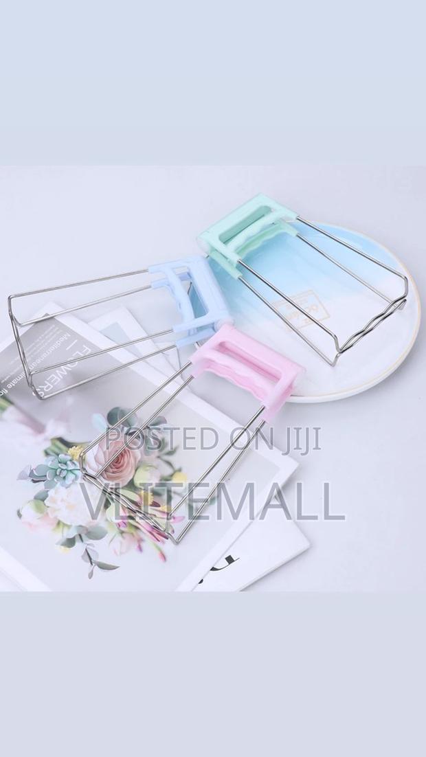 Anti-Scalding Kitchen Hot Bowl Holder Tong · Photo 3