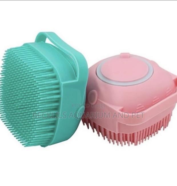 Quality Silicone Bath Brush for Dogs and Cat · Photo 1