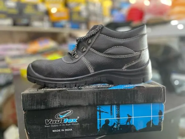 Vaultex Industrial Safety Shoes · Photo 1