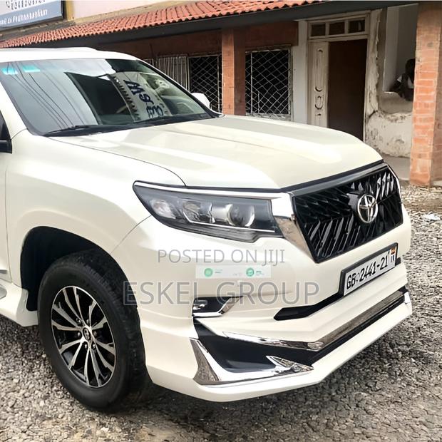 Prado for Rent Come With a Driver · Photo 7
