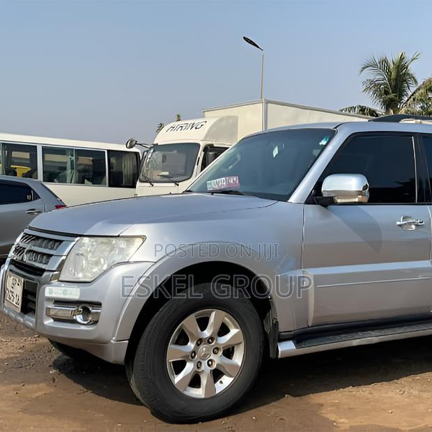 Suv 4x4 for Rent Come With a Driver · Photo 5