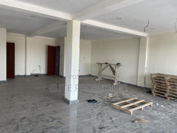 Roadside Shops for Rent in Comm_25 Tema · Photo 2