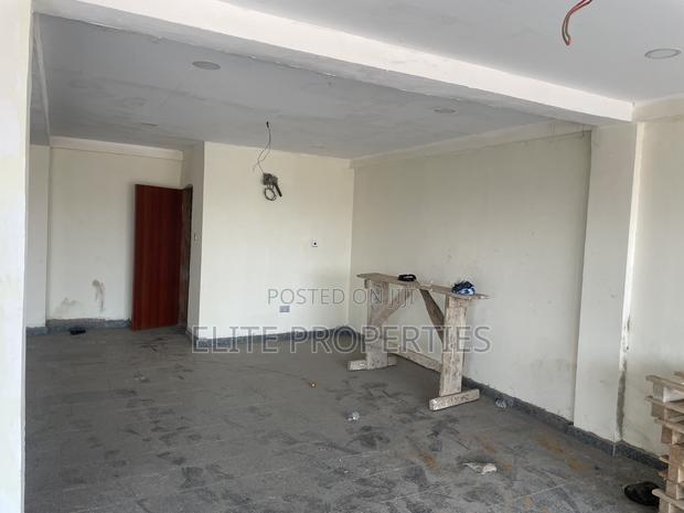 Roadside Shops for Rent in Comm_25 Tema · Photo 6