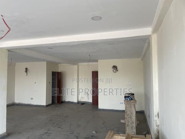 Roadside Shops for Rent in Comm_25 Tema · Photo 5