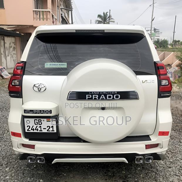 Prado 2020 for Rent Come With a Driver · Photo 6