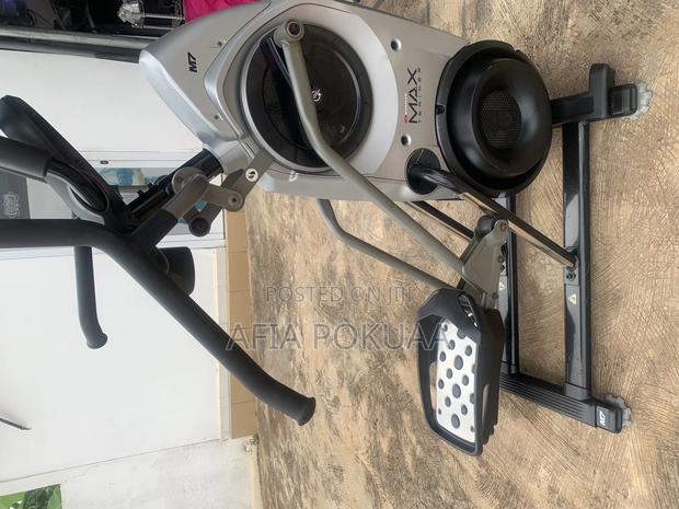 Elliptical Cross Trainer 150kg · Photo 1