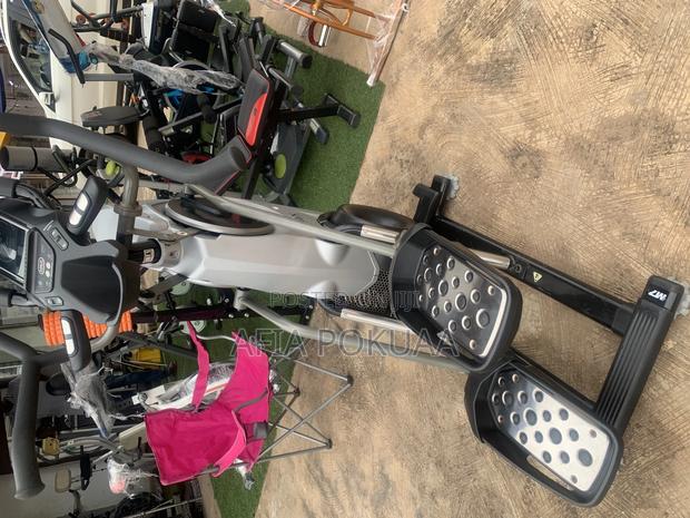 Elliptical Cross Trainer 150kg · Photo 2