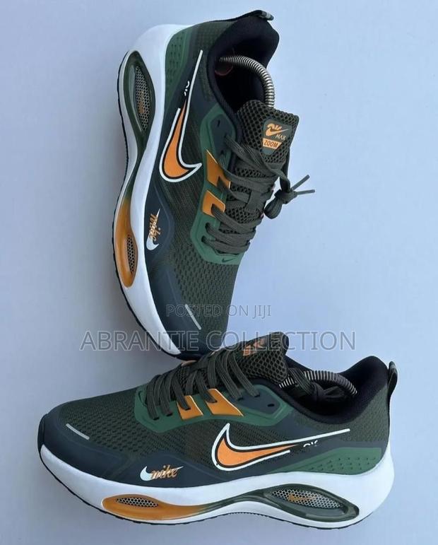 Nike Air Max Winflow Sneaker · Photo 3